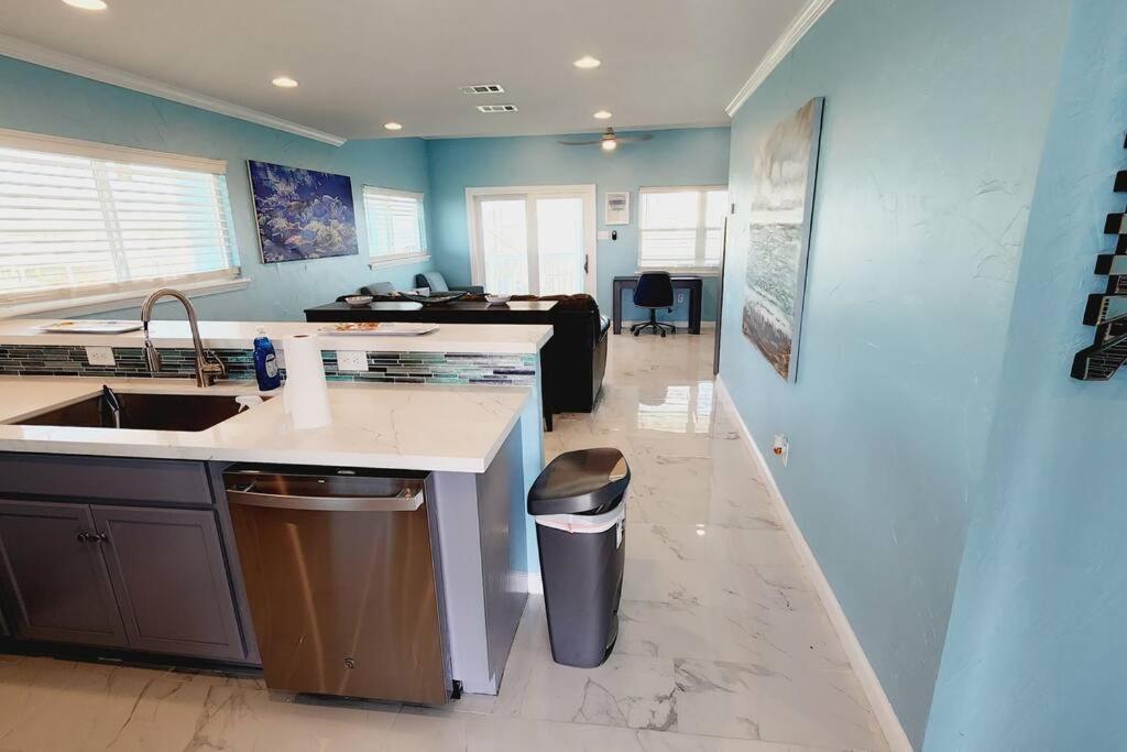 Acapulco - Upstairs Beachview Beauty 50 Steps To A Private Beach! Byot Galveston Exterior photo